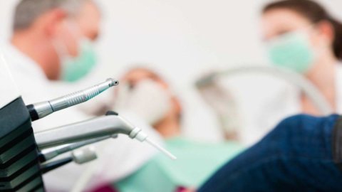 Romania, boom di dentisti pronti a invadere il mercato europeo