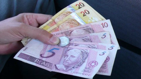 Brasile, la Banca centrale spende oltre 50 miliardi di dollari per salvare il Real