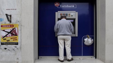 Grecia, arrivano gli aiuti ma già spunta un buco finanziario