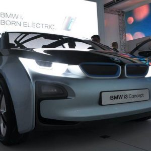 i3، BMW کی طاقتور اور خوبصورت الیکٹرک کار