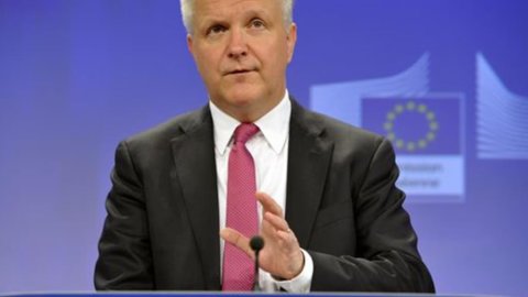 EU, Rehn: "Italy disappoints, Imu abolition worries"