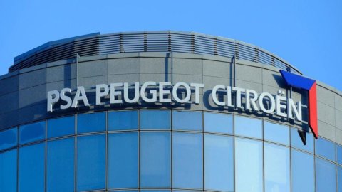 Peugeot tratta con Gm per comprare Opel: possibile maxi-fusione