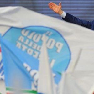 Berlusconi, Letta'ya güvence verdi ve yeniden başladı: "Hükümet devam ediyor, pes etmeyeceğim"