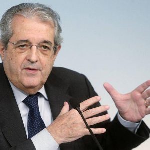 Il ministro dell’Economia Saccomanni minaccia le dimissioni: braccio di ferro con il Pdl