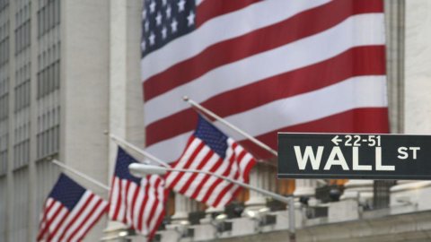 Wall Street spinge le Borse. A Milano, debutto sofferto per Nexi
