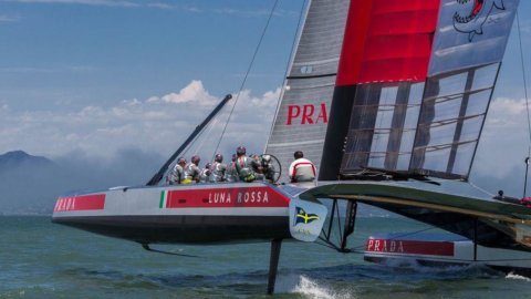 Vela, Coppa America: ancora grane per Oracle mentre Luna Rossa si prepara alla finale