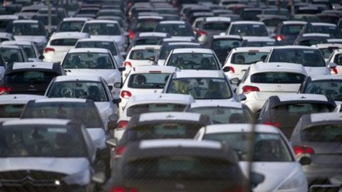 Auto, in Europa aumentano le immatricolazioni a luglio (dati Vda) ma l’Italia è ancora in rosso