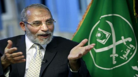 Egitto: arrestato Badie, leader spirituale dei Fratelli Musulmani