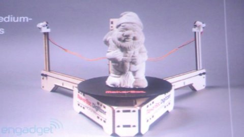 Makerbot Digitizer, scanerul 3D care face imprimarea tridimensională accesibilă tuturor