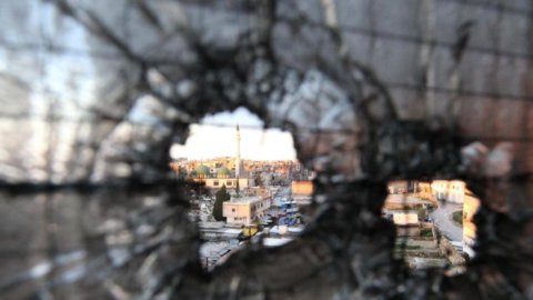 Siria, Damasco accetta proposta russa del controllo internazionale su armi chimiche