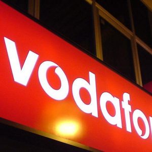 Vodafone, firma elettronica per i contratti nei punti vendita