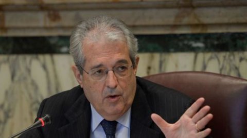Telecom, il Tesoro studia possibili alternative alla soglia del 30% della normativa sull’Opa