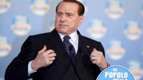 Berlusconi reste sur le terrain, Letta aussi