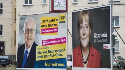 Elections politiques en Allemagne : aucun camp n'a l'avantage