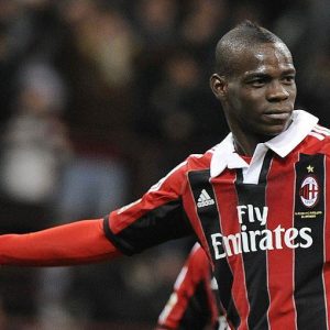 La Juve blinda Vidal e Pogba,  il Milan pronto a cedere Balotelli al Liverpool. Giallo Fellaini.