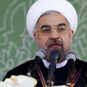 Iran di tempat pemungutan suara: Rohani menantang Raisi