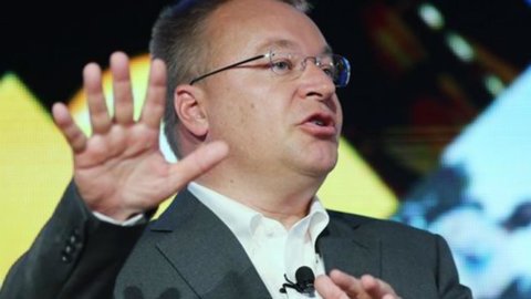 Nokia, mantan CEO Elop menolak mengembalikan superbonus 18,8 juta: "Saya harus membayar perceraian"