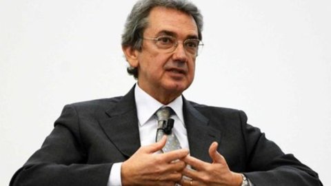 Bernabè on the attack: "We are witnessing the impoverishment of Telecom Italia"