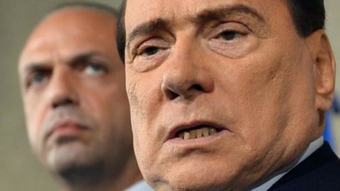 Berlusconi, Senato Yönetim Kurulu'nun müsadere için kendisini ilan ediyor. Şimdi söz Oda'ya geçiyor