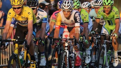 Ciclismo – Cancellara fa tris entrando nella storia del “Fiandre”