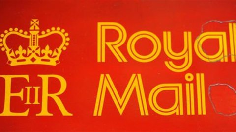 Royal Mail, debutto boom alla Borsa di Londra: titolo sale del 40% oltre il prezzo Ipo