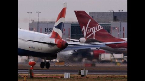 IAG (ブリティッシュ エアウェイズ、イベリア、ブエリングの持ち株会社): EU はアリタリア航空への国家援助を一時停止します。