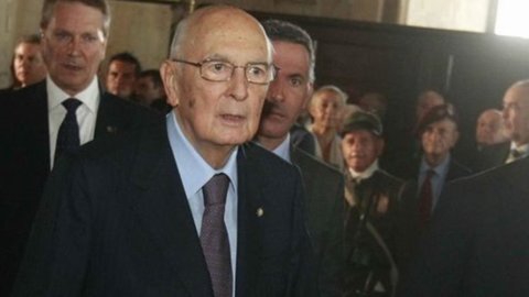 Napolitano defiende la ley de estabilidad: "Se necesita coraje, no temeridad"