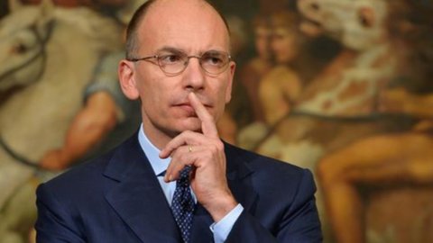 Taglio al cuneo fiscale, Letta: “Quei 14 euro in più sono un’invenzione”