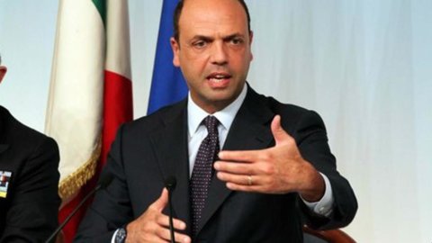 Elecciones, Alfano: "Solo votaremos el domingo"