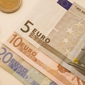 Banca Italiei: împrumuturile bancare acordate întreprinderilor și gospodăriilor se prăbușesc în noiembrie