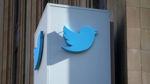 Twitter fa il pieno di ricavi ma non cresce, ko in Borsa