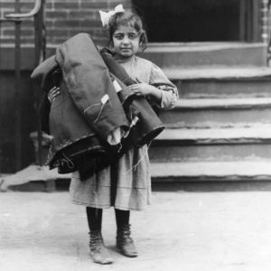 Pameran fotografi Lewis Hine: Membangun bangsa, geografi manusia dan ideal