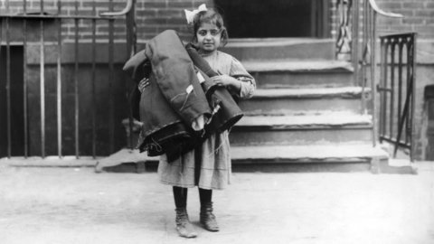 Pameran fotografi Lewis Hine: Membangun bangsa, geografi manusia dan ideal