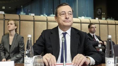 Bce, Draghi: “Nell’Eurozona non ci sono segnali di deflazione”