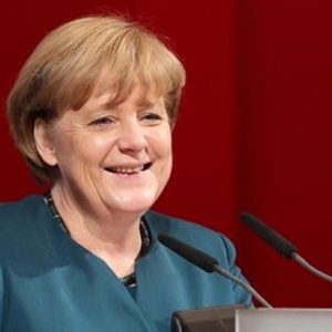 Migranten, Merkel einigt sich mit CSU: Regierung ist sicher