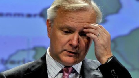 Rehn: "Italia no está cumpliendo con sus compromisos de deuda"