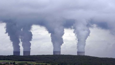 Energia: investimenti fossili con segno più. Le rinnovabili non crescono