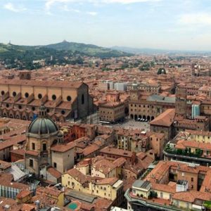 Il dilemma dell’onnivoro: la Scienza in Piazza a Bologna s’interroga su uomo e cibo