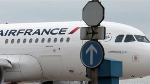 Alitalia, Messine (Intesa) : "Air France en lice, sinon partenaire hors UE"