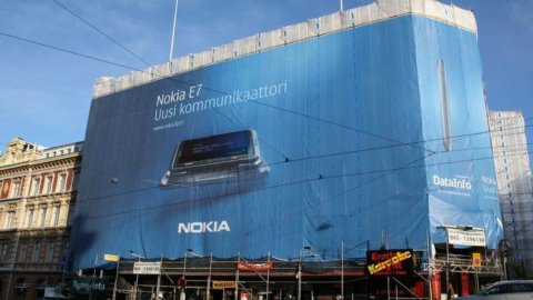 Nokia crolla in Borsa: fatturato cellulari -29% nel quarto trimestre