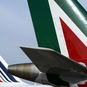 Alitalia: chiusura Milano Linate, voli dirottati a Malpensa e Orio al Serio