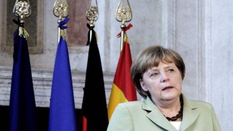 Merkel vola da Obama per discutere su conflitto in Ucraina