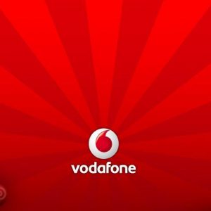 Vodafone: ricavi in calo ma volano i clienti fibra (+64%)