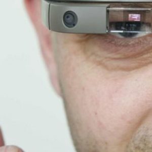 Google Glass, достаточно подмигнуть, чтобы сделать снимок