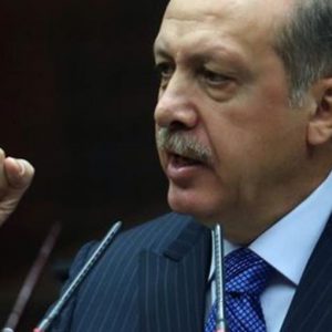 Türkiye: Tangentopoli Erdogan menenggelamkan lira dan bursa saham