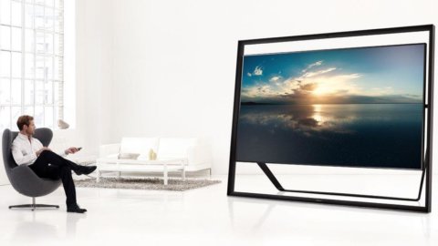 Tv, i produttori puntano sui megaschermi per battere la crisi