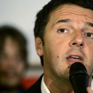 La polémica arrecia en el Partido Demócrata pero Renzi sigue adelante y hoy se reúne con Berlusconi sobre la reforma electoral