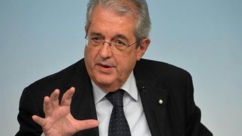Unicredit, per il Cda Saccomanni è il “presidente ideale”. Utile boom