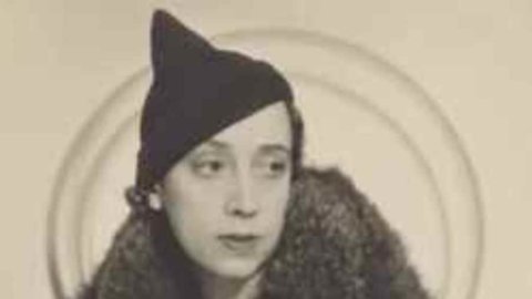 Paris: record auction for the mother of shocking pink, Elsa Schiaparelli