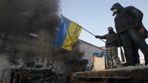 Ucraina, anche l’esercito contro Yanukovich: ecco i numeri del declino economico